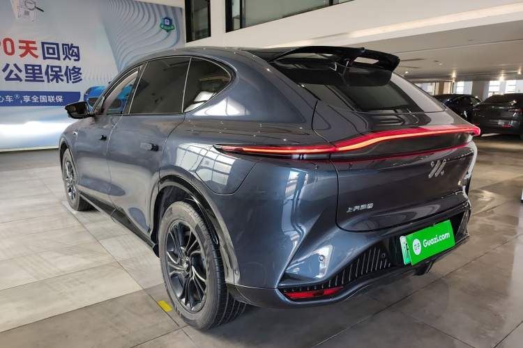 Used  LS7 2023 100kWh Lux All-Wheel-Drive Version