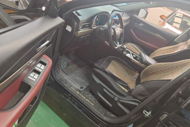 Used JETOUR X70 2023 1.5T DCT Beyond PRO Edition 7 Seats
