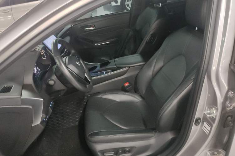 Used Toyota Avalon 2022 2.0L Luxury Edition