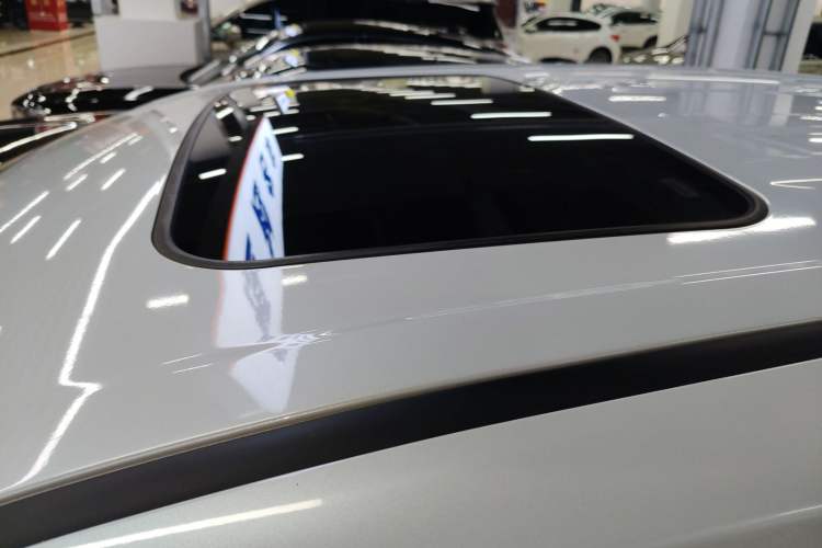 Used Toyota RAV4 2021 Dual-Engine 2.5L E-CVT Two-Wheel Drive Elite Edition
