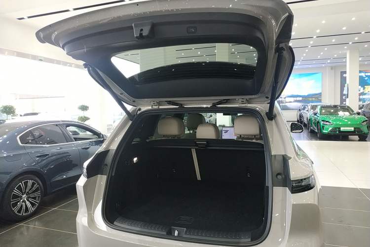 Used Li Auto L6 2025 Pro Smart Refresh Edition
