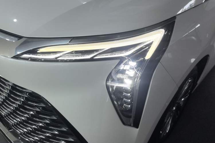 Used Buick Century 2023 2.0T Six-Seater Yinshi Edition
