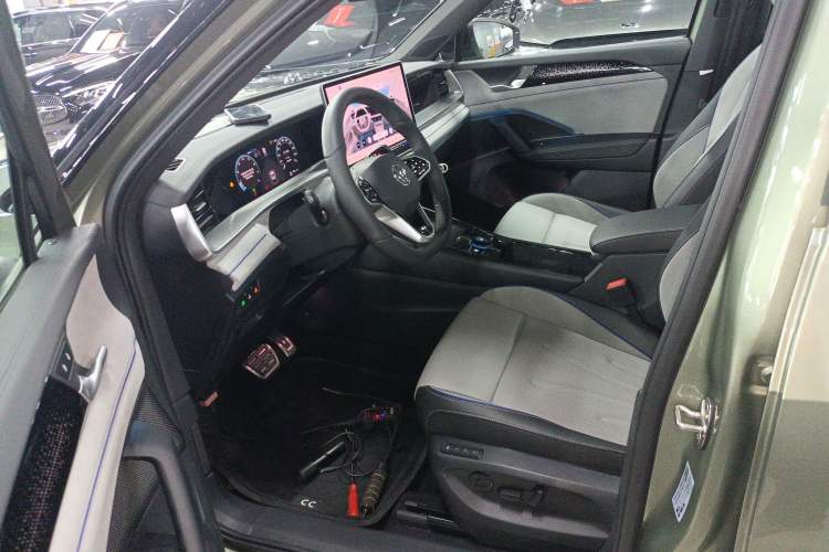 Used Volkswagen Tayron 2025 Tiguan L 380TSI 4Motion Luxury Easy Package