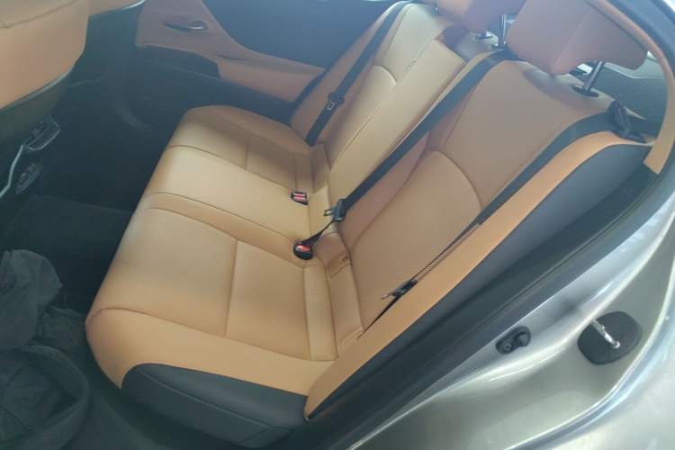 Used Lexus ES 2022 300h Excellence Edition