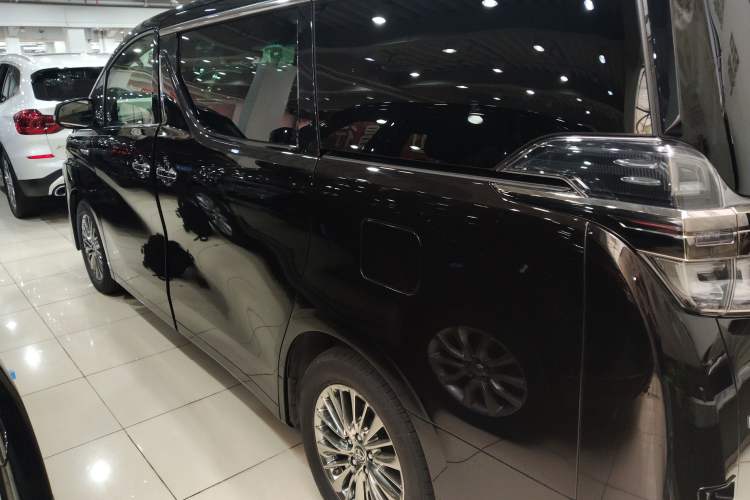 Used Toyota Vellfire 2019 Dual-Engine 2.5L HV Prestige Edition
