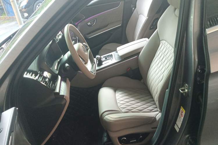 Used BYD Han 2024 DM-i Glory Edition 121KM Premium Model
