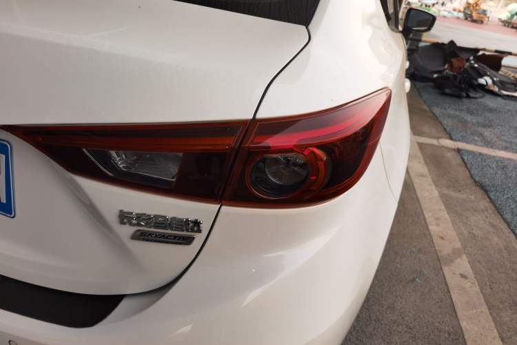 Used Mazda Mazda 3 Axela 2019 Cloud-Controlled Sedan 1.5L Automatic Luxury Model China VI Standard
