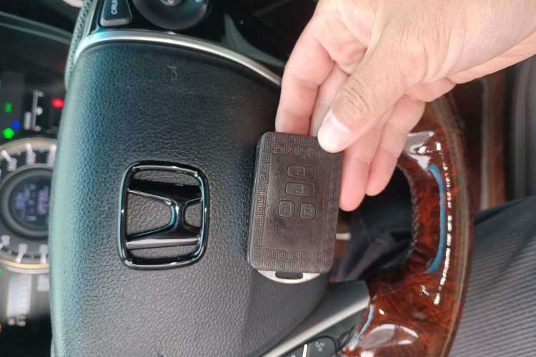 Used Honda Elysion 2016 2.4L Classic Edition
