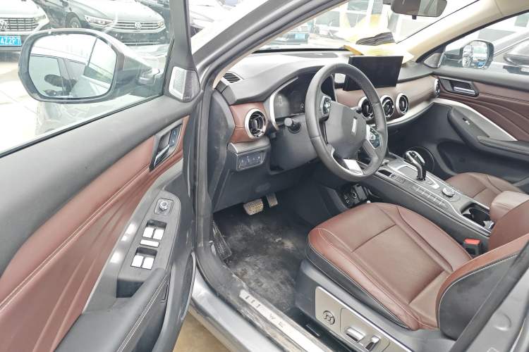 Used Wey VV6 2021 2.0T Two-Wheel Drive Smart Protection+
