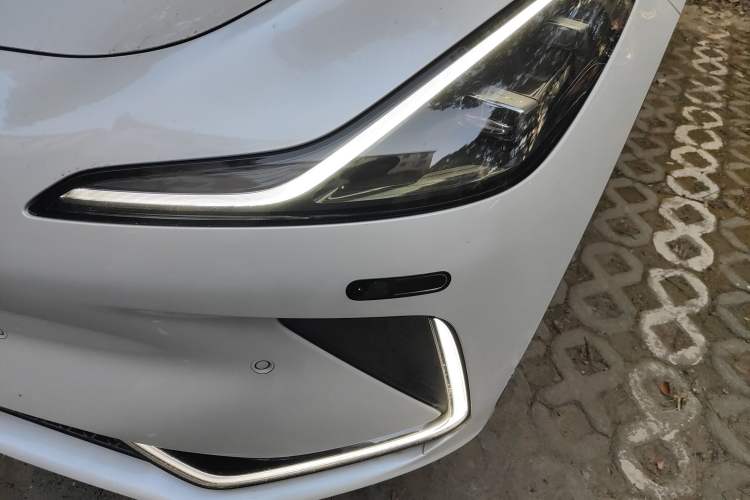 Used  LS7 2023 100kWh Lux Rear-Drive Version
