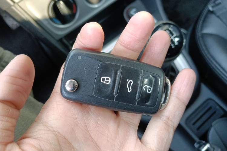 Used Volkswagen Lavida 2013 Revised Classic 1.6L Manual Fashion Edition