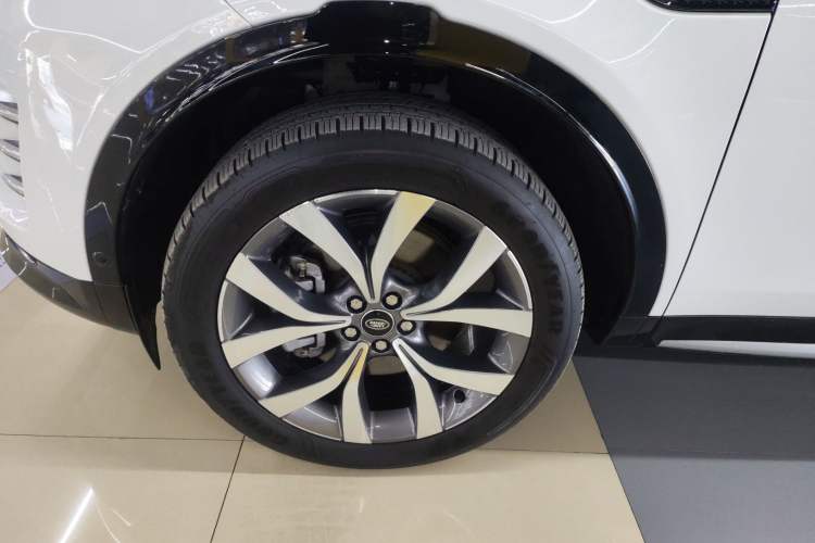 Used Land Rover Discovery Sport 2024 Luxury Custom Edition
