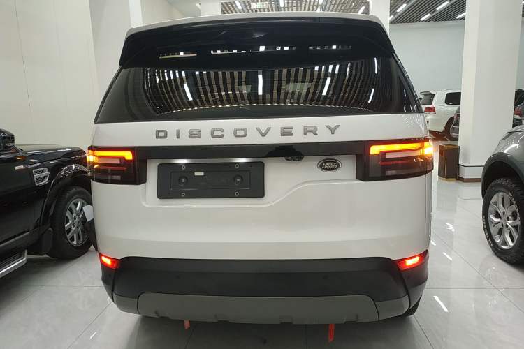 Used Land Rover Discovery 2019 2.0T SE
