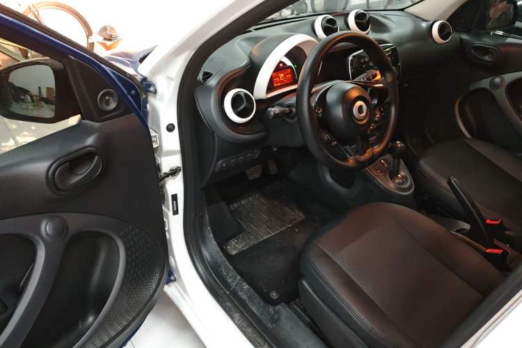 Used  forfour 2016 1.0L 52 kW Dynamic Edition
