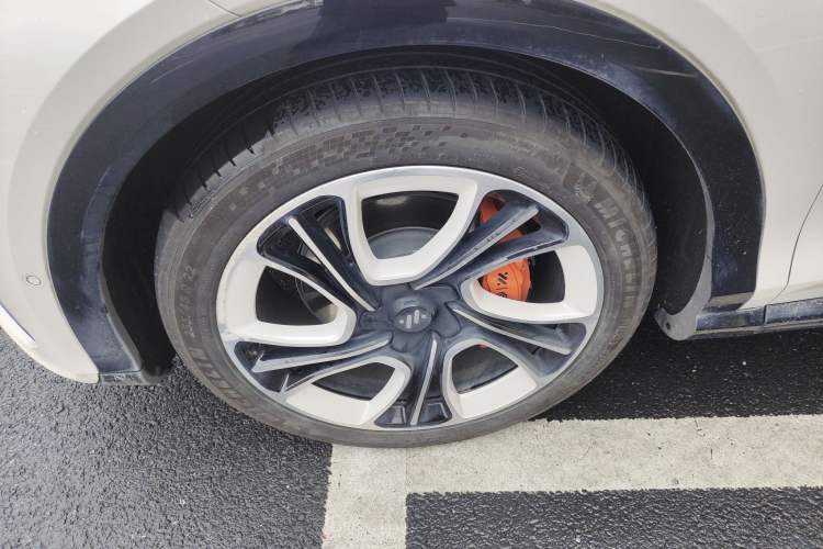 Used  LS7 2023 100kWh Lux Rear-Drive Version