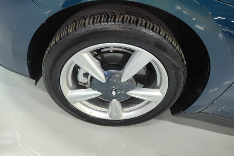 Used ORA Good Cat 2023 401 km Standard Range Luxury Version Lithium Iron Phosphate
