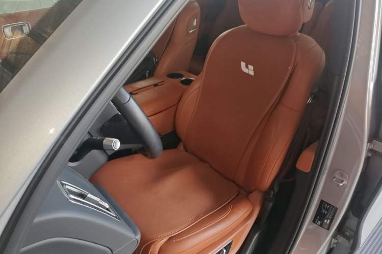 Used Li Auto L8 2023 Pro Model
