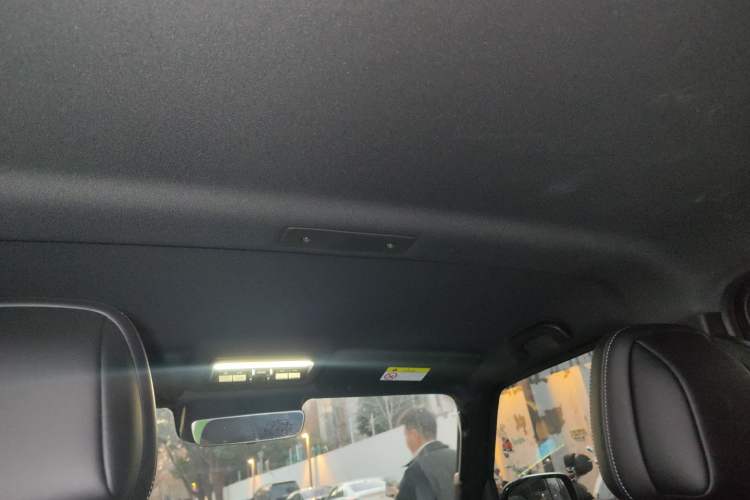 Used  V23 2025 401 Two-Wheel Drive Intelligent Driving Version
