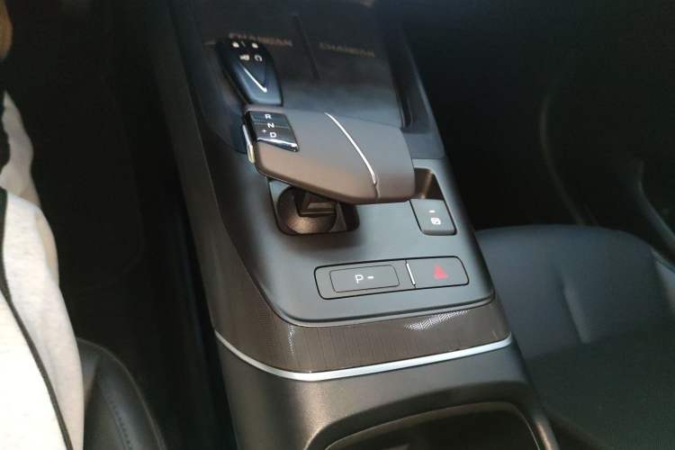 Used Changan Eado 2025 Blue Whale 1.5T 500Bar Prestige Model