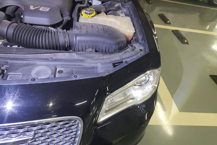 Used Chrysler 300C 2016 3.0L Supreme Edition
