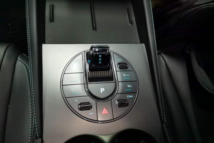 Used BYD Seal 06 New Energy 2024 DM-i 120KM Luxury Model
