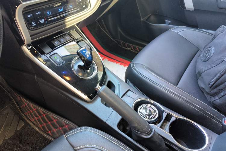 Used Toyota Corolla 2017 Revised Dual-Engine 1.8L E-CVT Leading Edition
