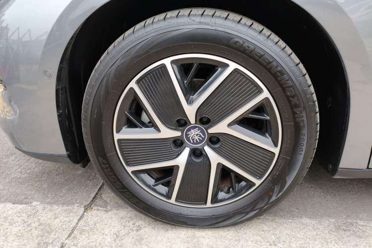 Used BYD Qin L 2025 DM-i Smart Drive 120KM Leading Model