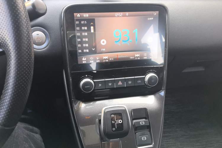 Used ORA iQ 2018 Smart Connectivity Model