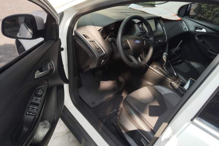 Used Ford Focus 2015 Sedan EcoBoost 180 Automatic Elite Model
