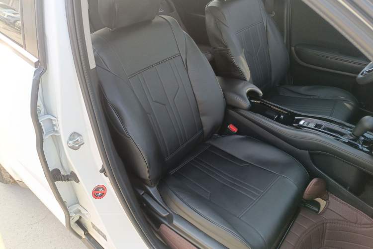 Used Honda Vezel 2015 1.5L CVT two-wheel drive Comfort trim
