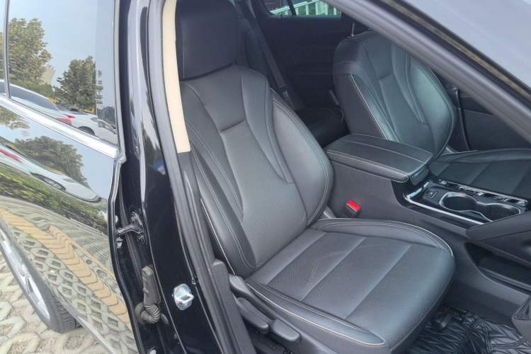 Used Buick Envision 2022 Encore Plus 652T Five-Seat Luxury Model
