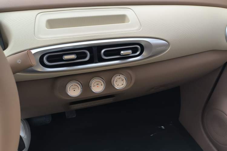 Used Wuling Hongguang MINIEV 2025 Four-Door Version Advanced Edition
