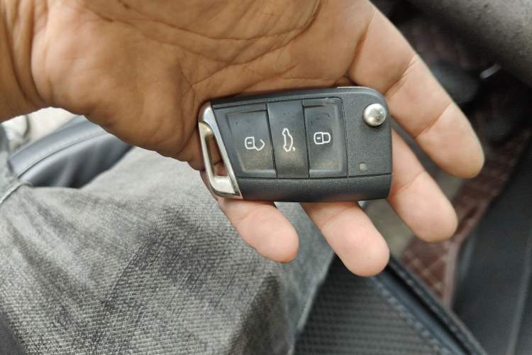 Used Volkswagen Touran 2018 Volkswagen Touran L 280TSI DSG Boundary Edition 7 Seats China VI Standard
