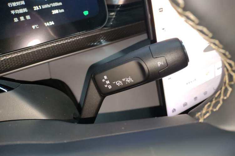 Used Zeekr 7X 2025 100 kWh Long-Range Rear-Wheel Drive with Intelligent Driving Features
