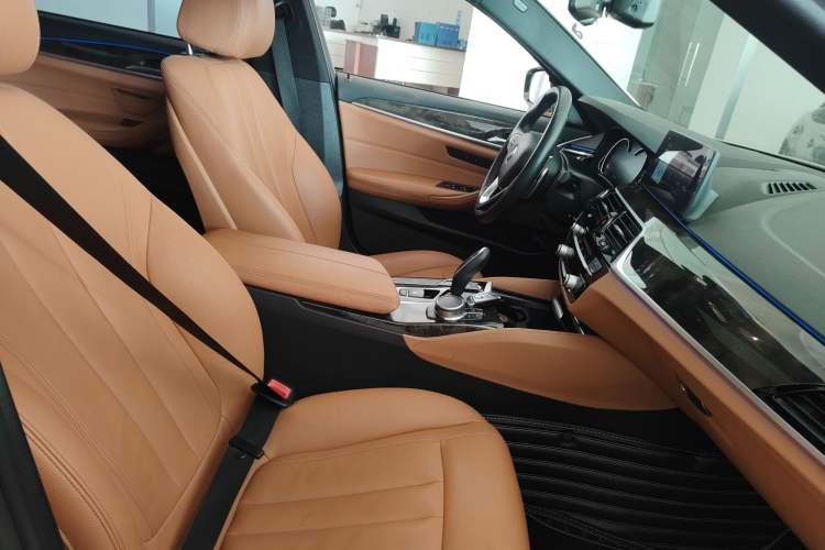 Used BMW 5 Series 2018 530Li Leading Model M Sport Package
