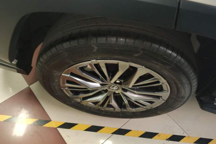 Used Toyota Wildlander 2023 2.0L CVT Four-Wheel Drive Luxury PLUS Edition
