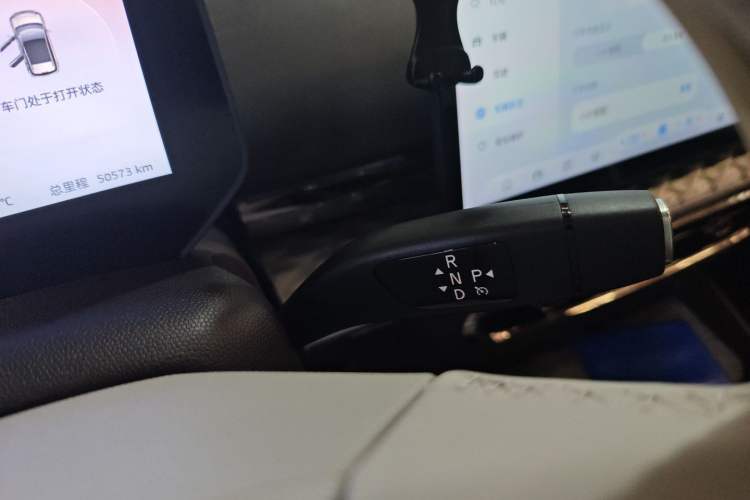 Used  3 2023 505km Air