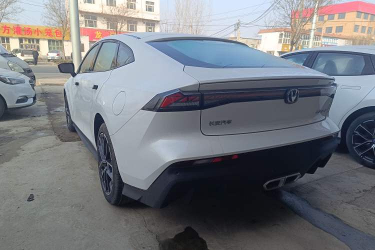 Used Changan UNI-V iDD 2024 Blue Whale Smart Electric iDD 136km ZhiKu Model