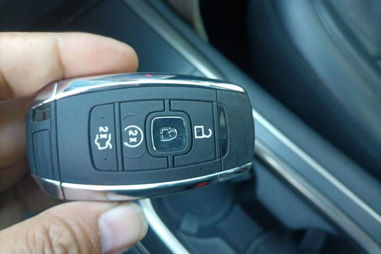 Used Lincoln MKC 2017 2.0T Two-Wheel-Drive Luxury Edition
