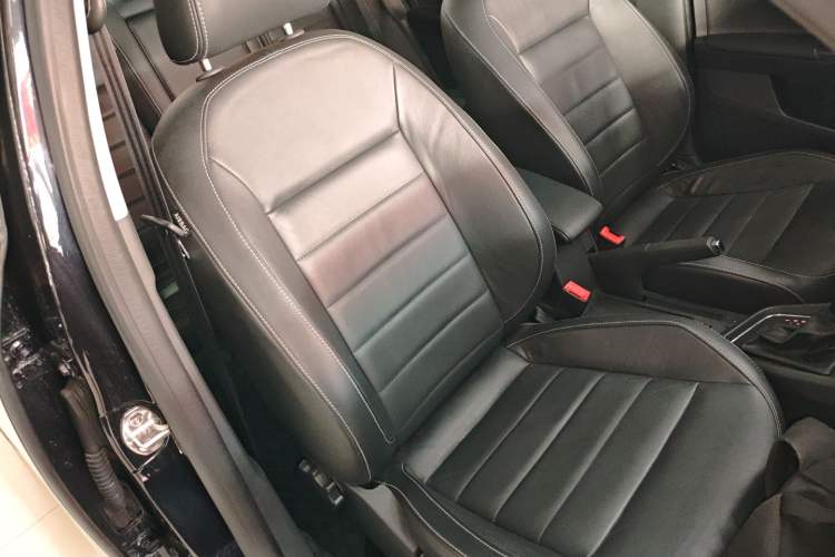 Used Volkswagen Lavida 2017 1.6L Automatic Comfort Edition
