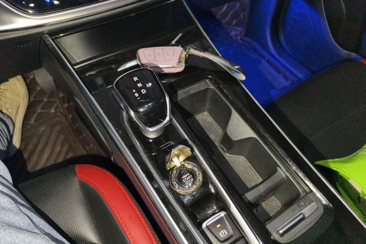 Used SOL X8 2021 300T DCT Prestige Smart Connect Edition 6 Seats
