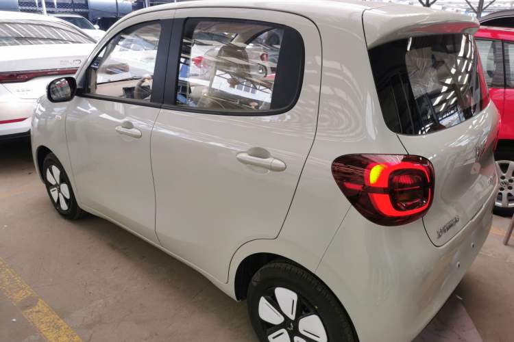 Used Wuling Hongguang MINIEV 2025 Four-Door Version Premium Edition
