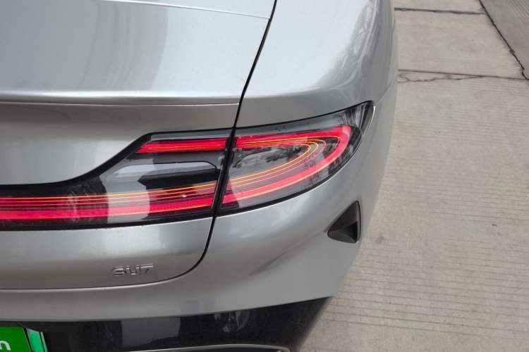 Used  SU7 2024 Rear-Drive Long-Range Intelligent Driving Version
