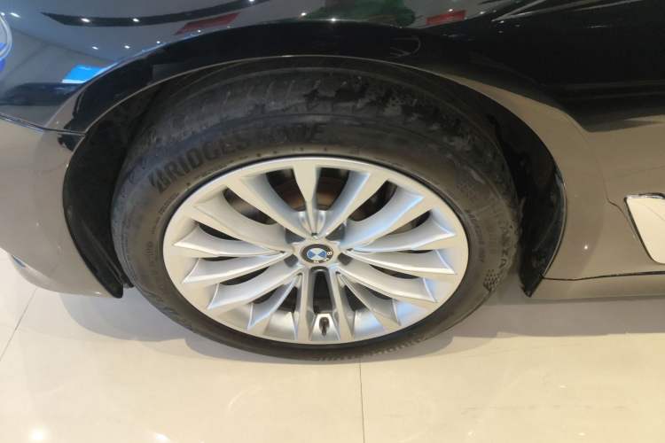 Used BMW 5 Series 2019 530Li Leading Model Luxury Package
