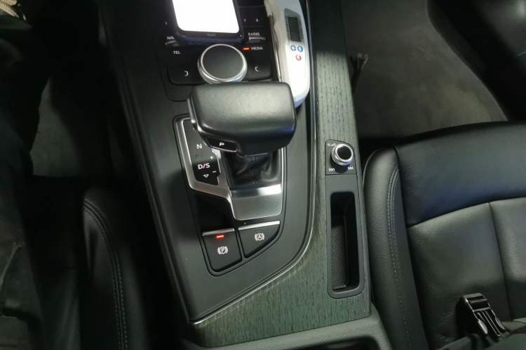 Used Audi A5 2017 Coupe 40 TFSI Fashion Model
