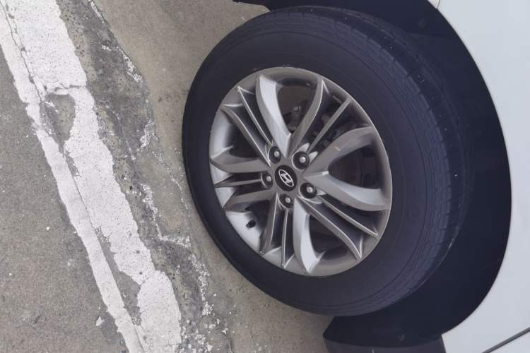 Used Hyundai ix35 2015 2.0L Automatic 2WD Smart Version China V Standard
