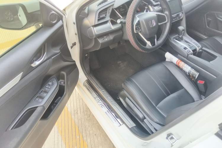 Used Honda Civic 2016 220TURBO CVT Luxury Edition
