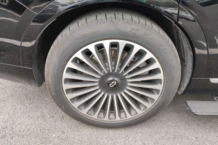 Used Hima AITO M9 2025 Extended-Range Ultra Version 52 kWh 6-Seater
