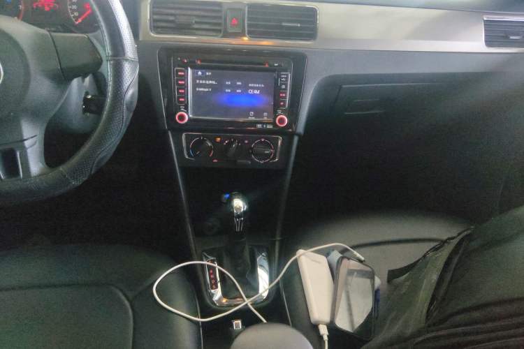 Used Volkswagen Santana 2013 1.6L Automatic Comfort Edition
