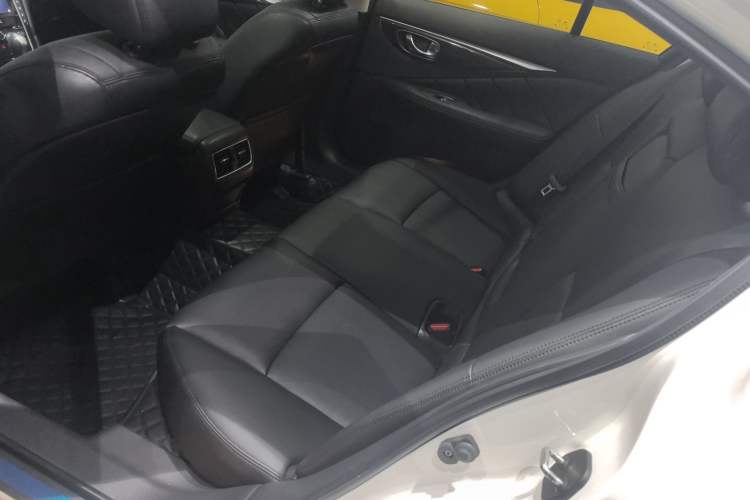 Used Infiniti Q50L 2016 2.0T Comfort Edition
